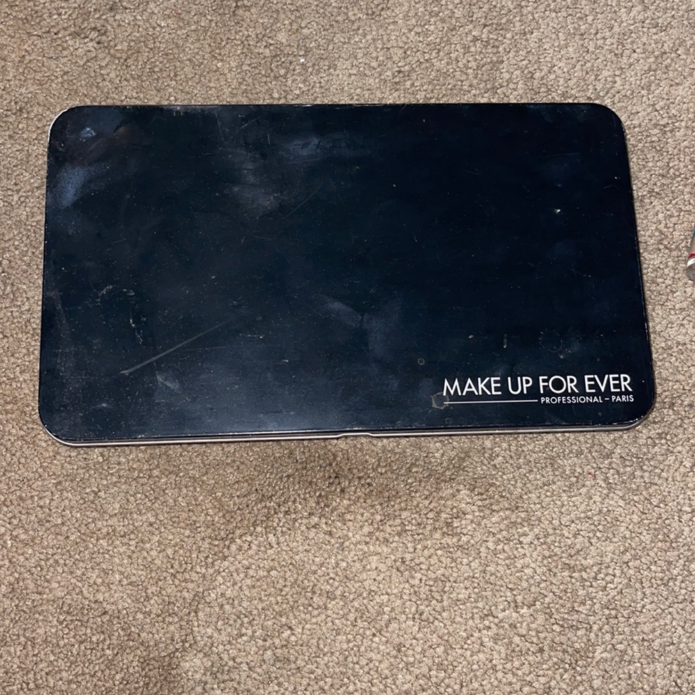 The ultimate Freelance MUA Eyeshadow Palette